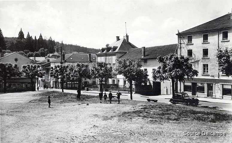 69 Cours Place de la Republique et Rue Georges Clemenceau.jpg